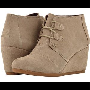 TOMS Desert Wedge Suede booties